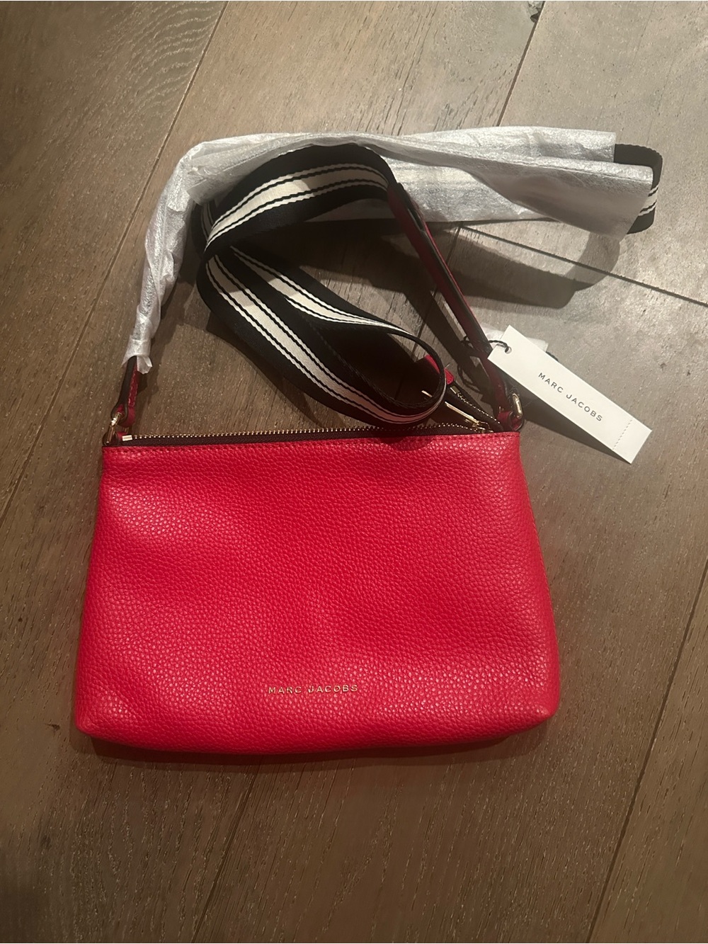 NWT Marc Jacobs Cosmo Leather Crossbody Bag Cherry Red